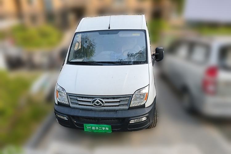 Used SAIC MAXUS Xintu V80 2019 2.5T Classic Edition 6-Speed Manual – Aoyuntong Modified Version Short Wheelbase Mid-Height Roof 5/6 Seats Front