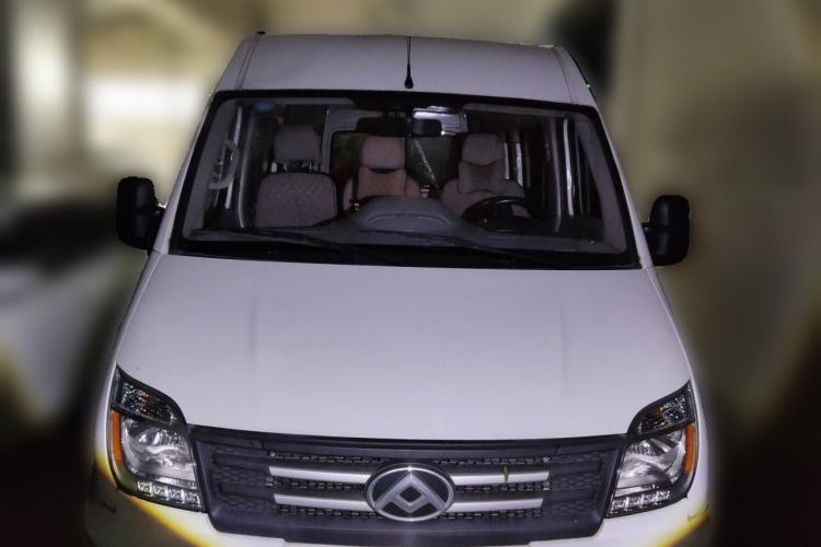 Used SAIC MAXUS Xintu V80 2019 2.0T Plus AMT Aoyuntong Long Wheelbase Mid-Roof 7-Seater Front