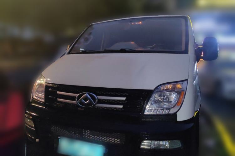 Used SAIC MAXUS Xintu V80 2019 2.5T Classic AMT Van Short Wheelbase Mid-Roof 6-Seater Front