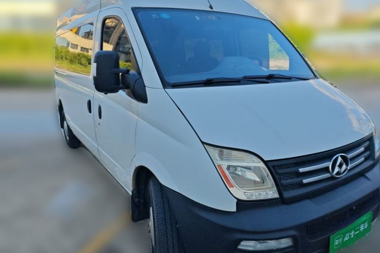 Used SAIC MAXUS Xintu V80 2019 2.5T Classic Model AMT Aoyuntong Long Wheelbase Mid-Roof 7-Seater Front Right 45 Deg
