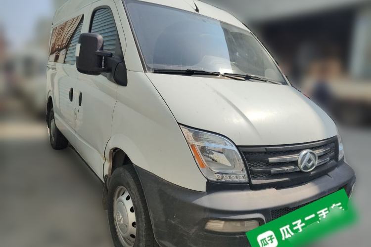 Used SAIC MAXUS Xintu V80 2019 2.5T Classic 6-Speed Manual Van Short Wheelbase Mid-Roof Design 2/3 Seats Front Right 45 Deg