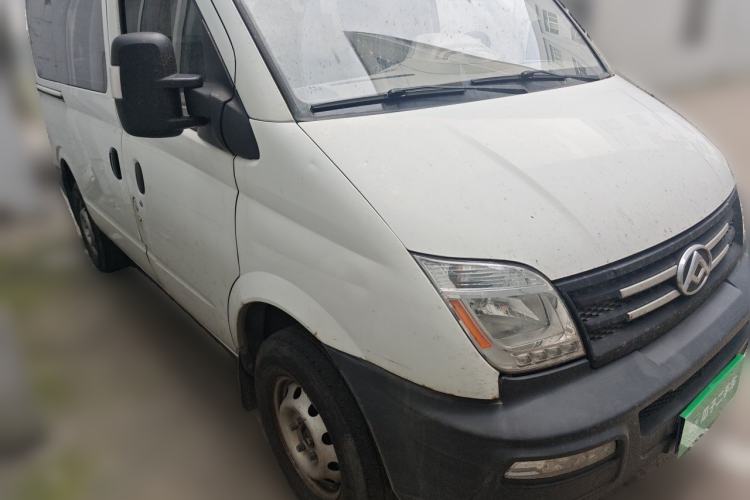 Used SAIC MAXUS Xintu V80 2019 2.5T Classic Edition 6-Speed Manual – Aoyuntong Short Wheelbase Mid-Height Design 5/6 Seats Front Right 45 Deg