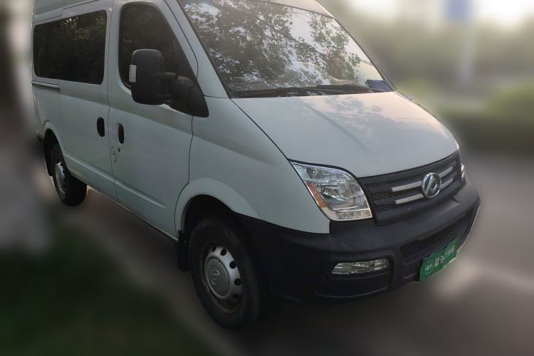 Used SAIC MAXUS Xintu V80 2019 2.5T Classic Edition 6-Speed Manual – Aoyuntong Modified Version Short Wheelbase Mid-Height Roof 5/6 Seats Front Right 45 Deg
