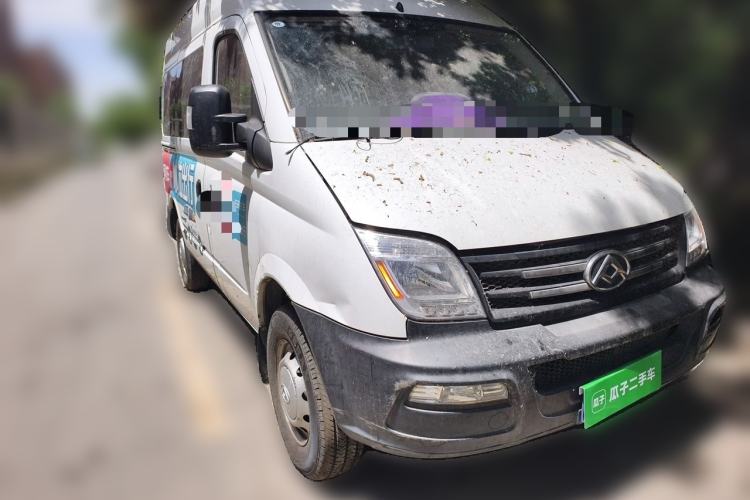 Used SAIC MAXUS Xintu V80 2019 2.5T Classic Edition 6-Speed Manual – Aoyuntong Modified Version Short Wheelbase Mid-Height Roof 5/6 Seats Front Right 45 Deg