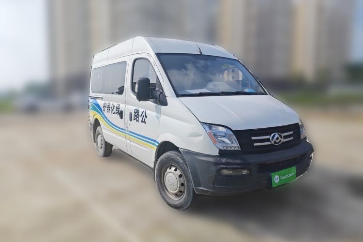 Used SAIC MAXUS Xintu V80 2019 2.5T Classic Edition 6-Speed Manual – Aoyuntong Short Wheelbase Mid-Height Design 5/6 Seats Front Right 45 Deg