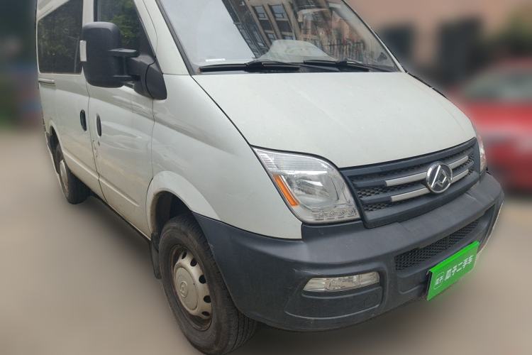 Used SAIC MAXUS Xintu V80 2019 2.5T Classic Edition 6-Speed Manual – Aoyuntong Short Wheelbase Mid-Height Design 5/6 Seats Front Right 45 Deg