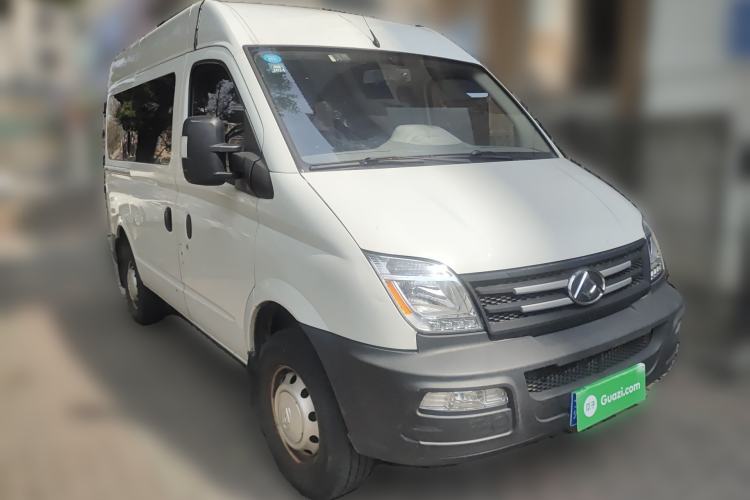 Used SAIC MAXUS Xintu V80 2019 2.5T Classic Edition 6-Speed Manual – Aoyuntong Short Wheelbase Mid-Height Design 5/6 Seats Front Right 45 Deg
