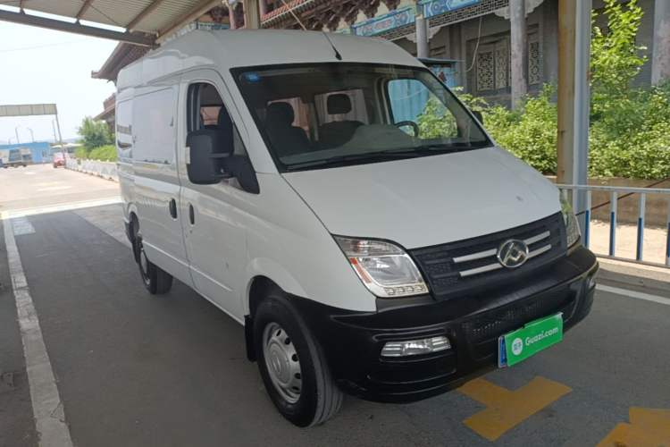Used SAIC MAXUS Xintu V80 2019 2.5T Classic Edition 6-Speed Manual – Aoyuntong Short Wheelbase Mid-Height Design 5/6 Seats Front Right 45 Deg