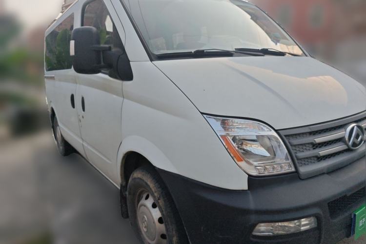 Used SAIC MAXUS Xintu V80 2019 2.5T Classic Model 6-Speed Manual – Aoyuntong Short Wheelbase Ultra-Low Roof 5/6 Seats Front Right 45 Deg