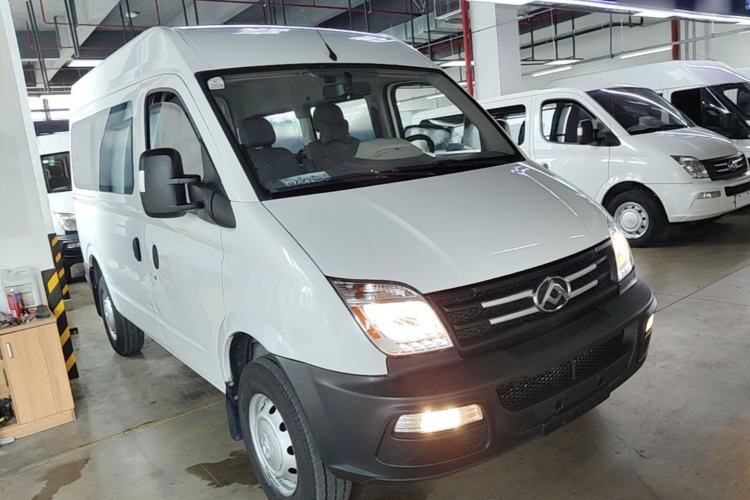 Used SAIC MAXUS Xintu V80 2019 2.5T Classic AMT Aoyuntong Short Wheelbase Mid-Roof 5/6-Seater Front Right 45 Deg