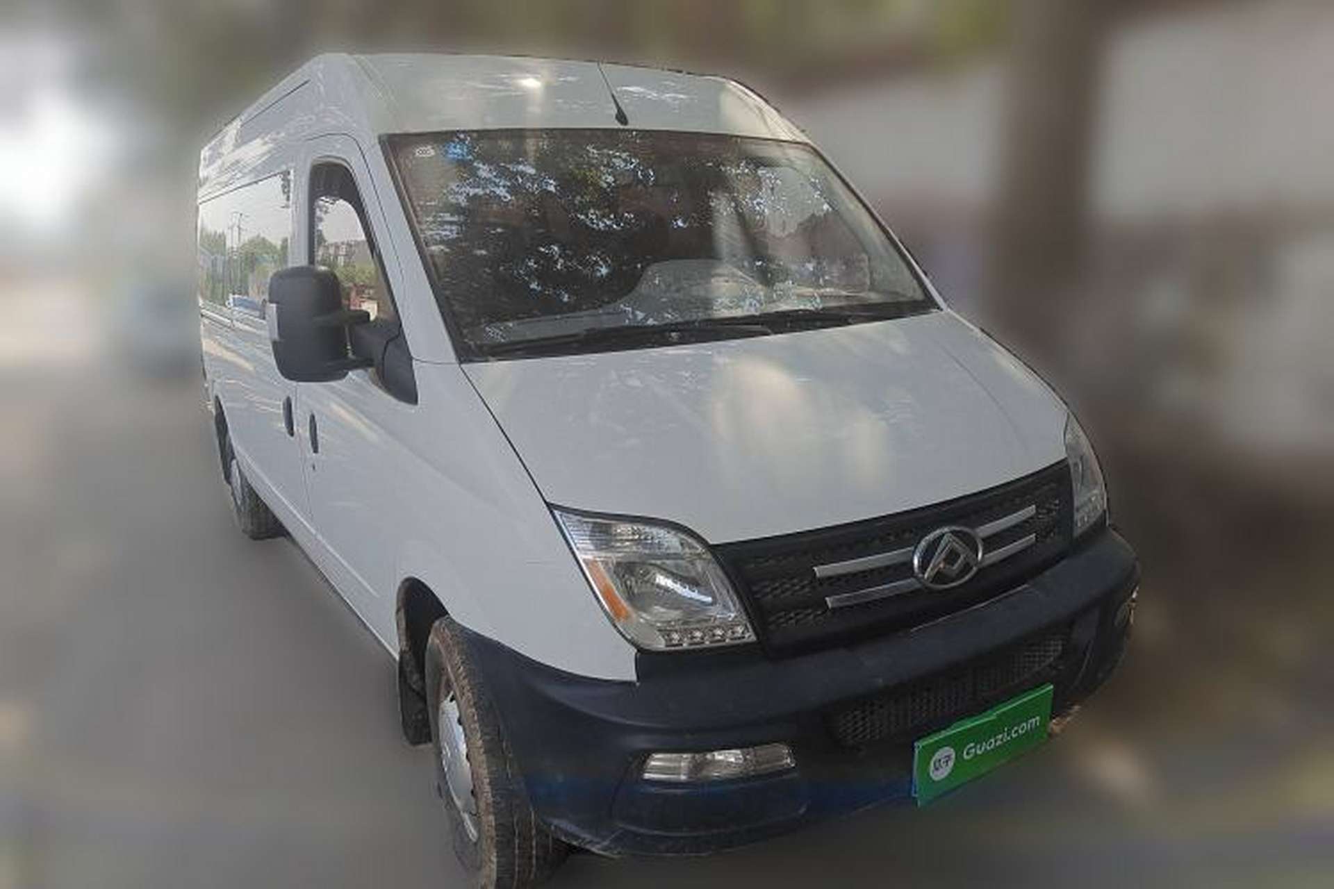 Used SAIC MAXUS Xintu V80 2019 2.5T Classic Model AMT Aoyuntong Long Wheelbase Mid-Roof 7-Seater Front Right 45 Deg