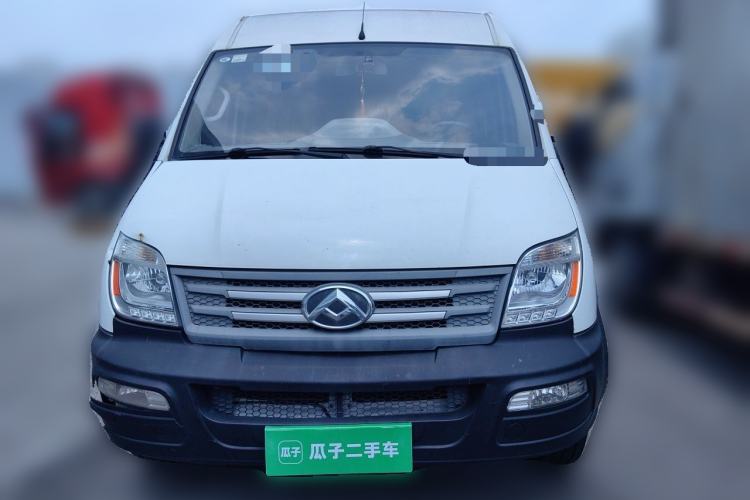 Used SAIC MAXUS Xintu V80 2019 2.5T Classic Model 6-Speed Manual Aotong Long Wheelbase Mid-Height 7-Seater Front
