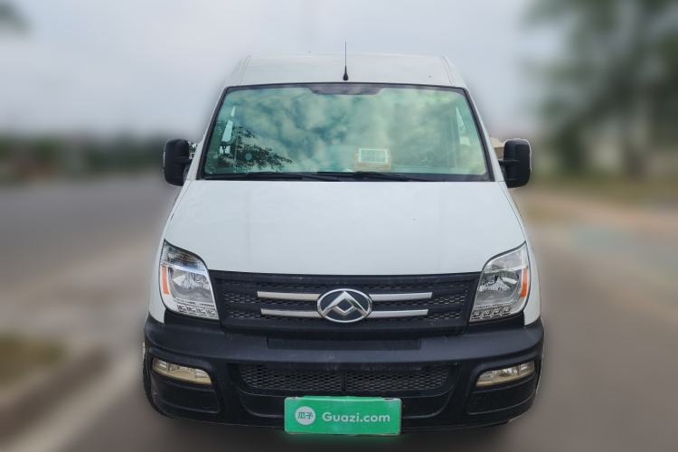 Used SAIC MAXUS Xintu V80 2019 2.5T Classic Model 6-Speed Manual Aotong Long Wheelbase Mid-Height 7-Seater Front