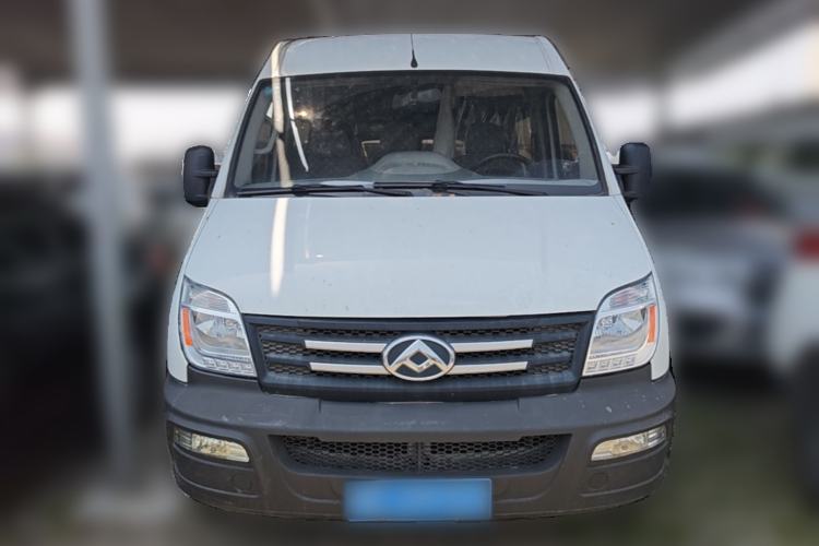 Used SAIC MAXUS Xintu V80 2019 2.5T Classic Model 6-Speed Manual Aotong Long Wheelbase Mid-Height 7-Seater Front