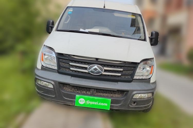 Used SAIC MAXUS Xintu V80 2019 2.5T Classic 6-Speed Manual Van Long Wheelbase Mid-Roof Design 2/3 Seats Front