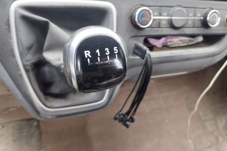 Used SAIC MAXUS Xintu V80  Gear Lever