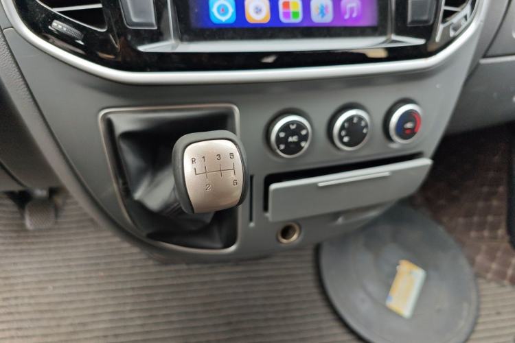 Used SAIC MAXUS Xintu V80 2019 2.5T Classic Edition 6-Speed Manual – Aoyuntong Modified Version Short Wheelbase Mid-Height Roof 5/6 Seats Gear Lever