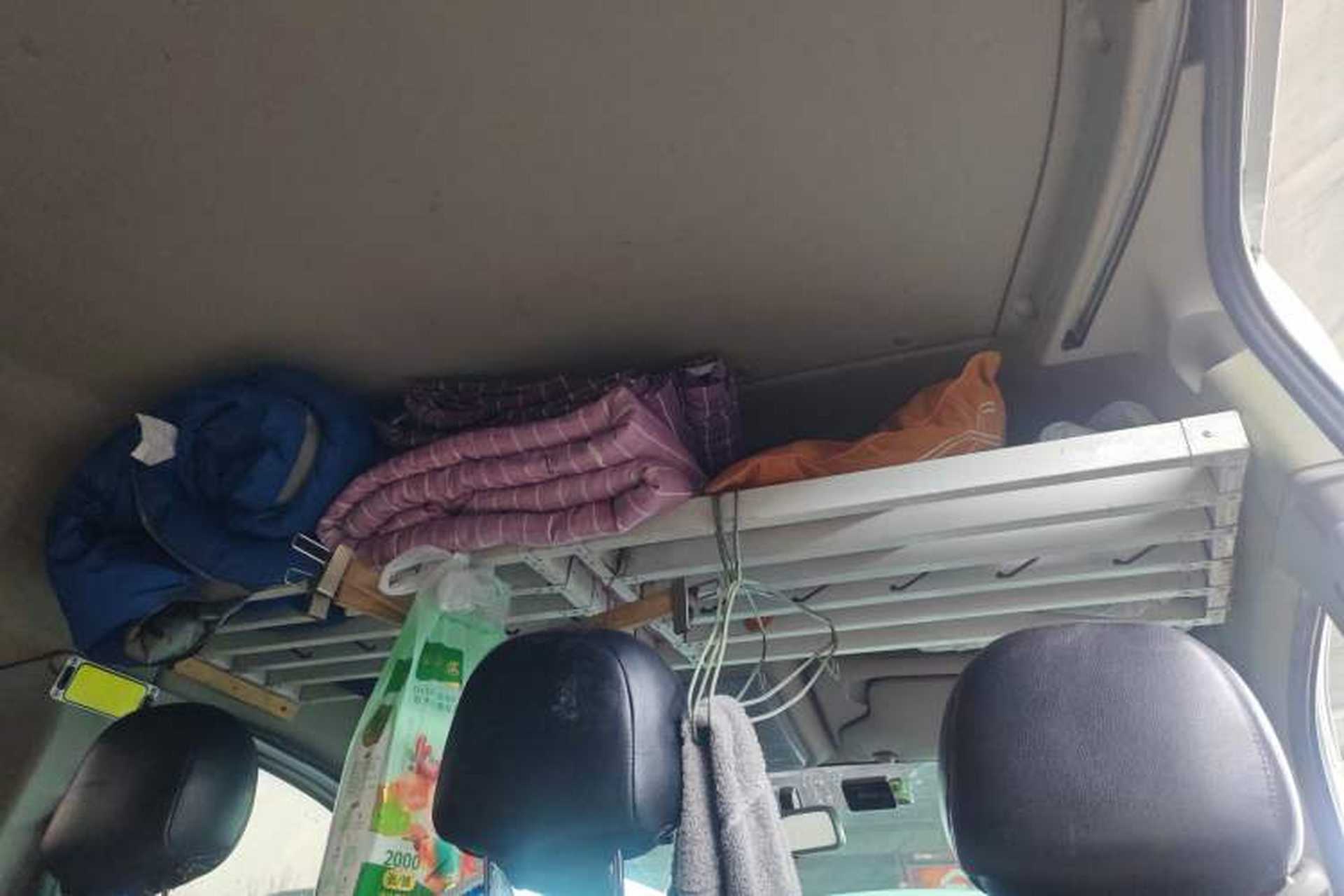 Used SAIC MAXUS Xintu V80 2019 2.5T Classic Version 6-Speed Manual – Aoyuntong Modified Long Wheelbase Mid-Height 7-Seater Headliner