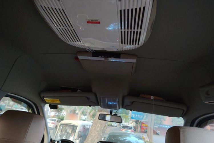 Used SAIC MAXUS Xintu V80 2019 2.5T Classic Edition 6-Speed Manual – Aoyuntong Modified Version Short Wheelbase Mid-Height Roof 5/6 Seats Headliner