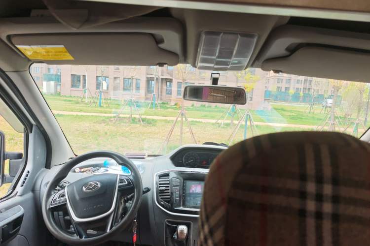 Used SAIC MAXUS Xintu V80 2019 2.5T Classic Edition 6-Speed Manual – Aoyuntong Modified Version Short Wheelbase Mid-Height Roof 5/6 Seats Headliner