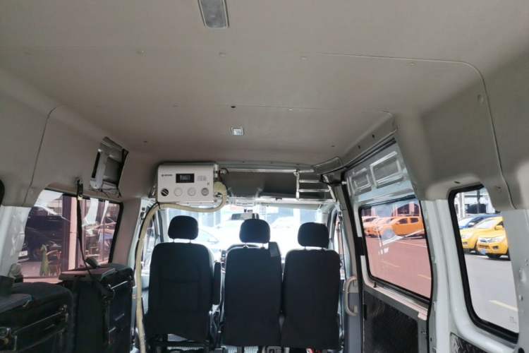 Used SAIC MAXUS Xintu V80 2019 2.5T Classic Version 6-Speed Manual – Aoyuntong Modified Long Wheelbase Mid-Height 7-Seater Headliner
