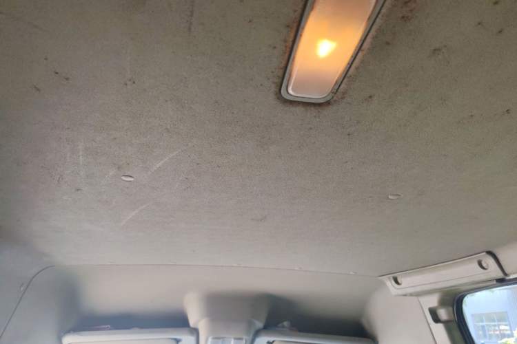 Used SAIC MAXUS Xintu V80 2019 2.5T Classic Version 6-Speed Manual – Aoyuntong Modified Long Wheelbase Mid-Height 7-Seater Headliner