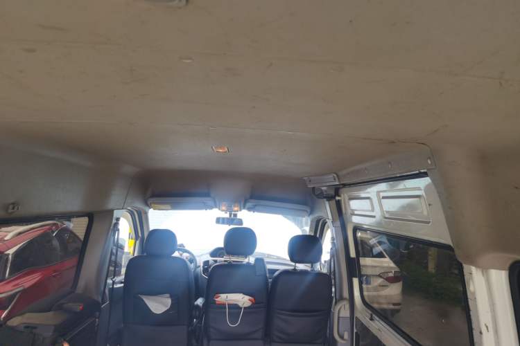 Used SAIC MAXUS Xintu V80 2019 2.5T Classic Version 6-Speed Manual – Aoyuntong Modified Long Wheelbase Mid-Height 7-Seater Headliner