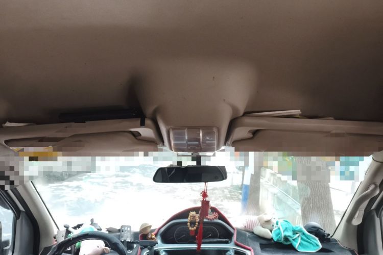 Used SAIC MAXUS Xintu V80 2019 2.5T Classic Model 6-Speed Manual – Aoyuntong Short Wheelbase Ultra-Low Roof 5/6 Seats Headliner
