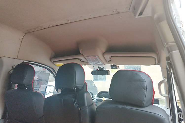 Used SAIC MAXUS Xintu V80 2019 2.5T Classic Version 6-Speed Manual – Aoyuntong Modified Long Wheelbase Mid-Height 7-Seater Headliner