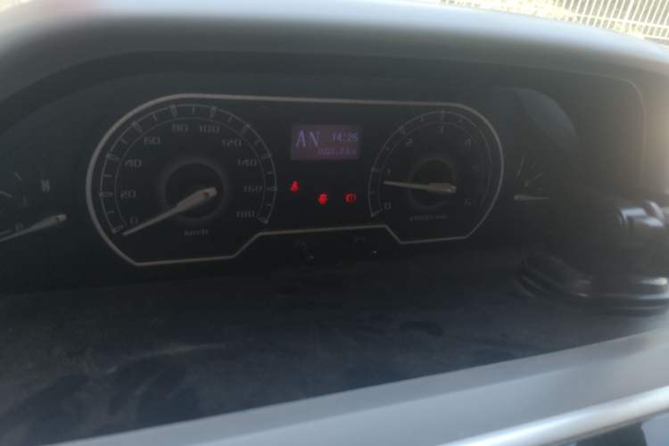 Used SAIC MAXUS Xintu V80 2019 2.5T Classic AMT Aoyuntong Short Wheelbase Mid-Roof 5/6-Seater Instrument Cluster