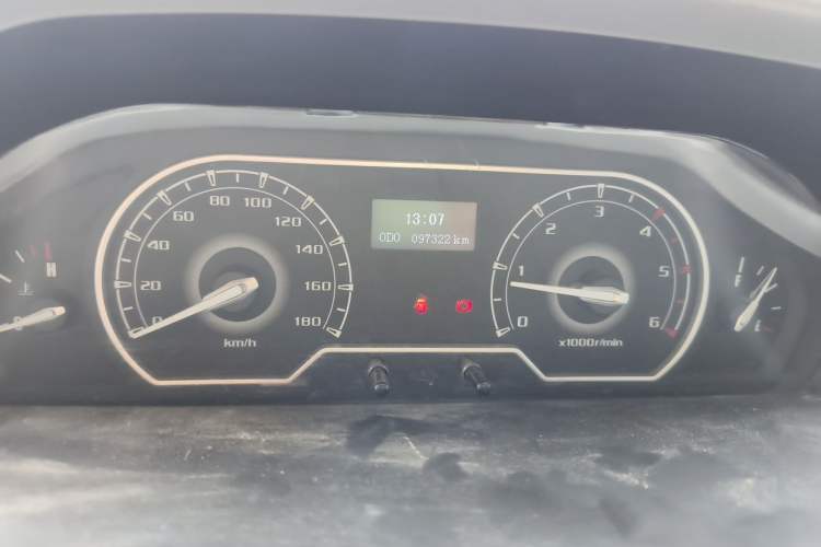 Used SAIC MAXUS Xintu V80 2019 2.5T Classic Edition 6-Speed Manual – Aoyuntong Modified Version Short Wheelbase Mid-Height Roof 5/6 Seats Instrument Cluster