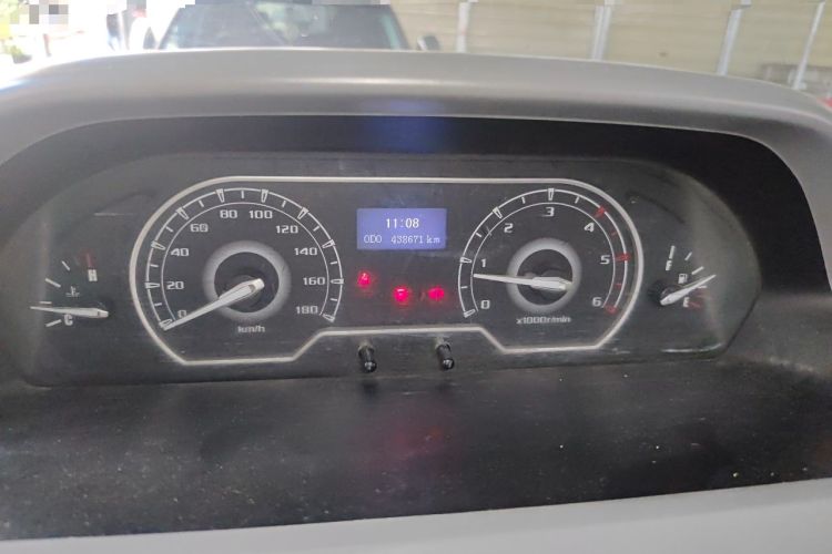 Used SAIC MAXUS Xintu V80 2019 2.5T Classic Model 6-Speed Manual Aotong Long Wheelbase Mid-Height 7-Seater Instrument Cluster
