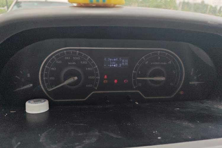 Used SAIC MAXUS Xintu V80 2019 2.0T Plus 6-speed Manual – Aotong Long Wheelbase Mid-Height 7-Seater Instrument Cluster