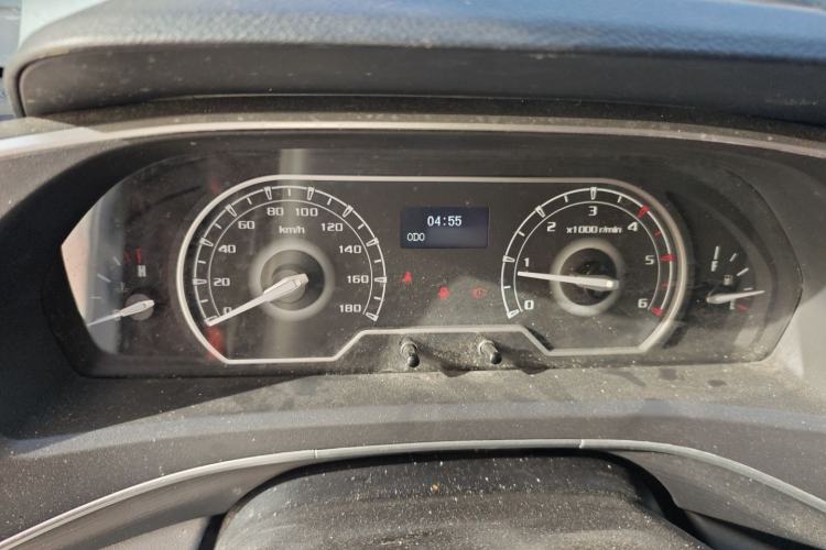 Used SAIC MAXUS Xintu V80 2019 2.0T Plus 6-Speed Manual Van Long Wheelbase Mid-Roof Design 2-3 Seater Instrument Cluster