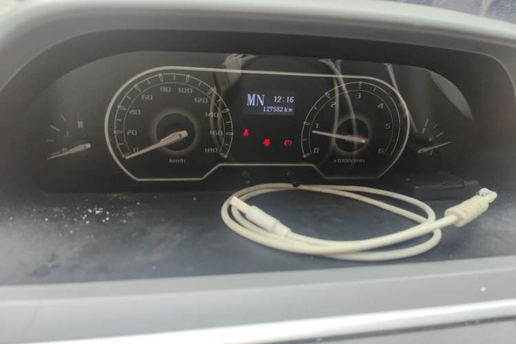Used SAIC MAXUS Xintu V80 2019 2.5T Classic Model AMT Aoyuntong Long Wheelbase High-Roof 7-Seater Instrument Cluster