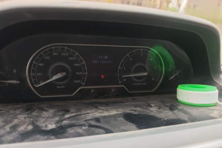 Used SAIC MAXUS Xintu V80 2019 2.5T Classic Edition 6-Speed Manual – Aoyuntong Modified Version Short Wheelbase Mid-Height Roof 5/6 Seats Instrument Cluster