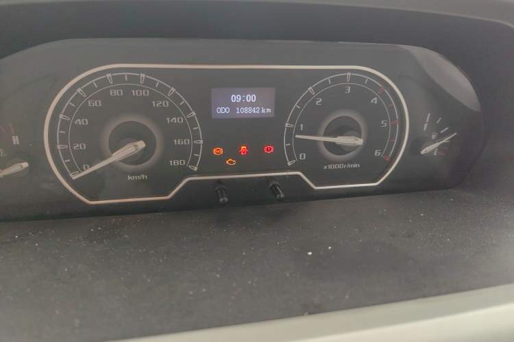Used SAIC MAXUS Xintu V80 2019 2.5T Classic Model 6-Speed Manual Aotong Long Wheelbase Mid-Height 7-Seater Instrument Cluster
