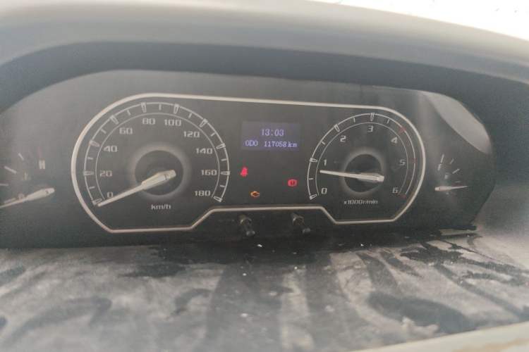 Used SAIC MAXUS Xintu V80 2019 2.5T Classic Edition 6-Speed Manual – Aoyuntong Short Wheelbase Mid-Height Design 5/6 Seats Instrument Cluster