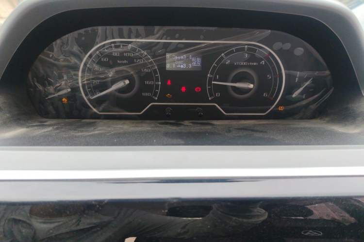 Used SAIC MAXUS Xintu V80 2019 2.0T Plus 6-Speed Manual – Aoyuntong Short Wheelbase Ultra-Low Roof 5/6-Seater Instrument Cluster