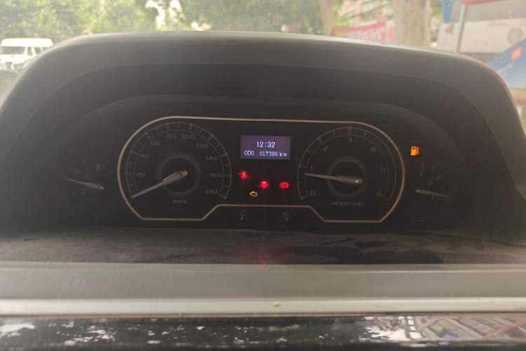 Used SAIC MAXUS Xintu V80 2019 2.5T Classic Edition 6-Speed Manual – Aoyuntong Modified Version Short Wheelbase Mid-Height Roof 5/6 Seats Instrument Cluster