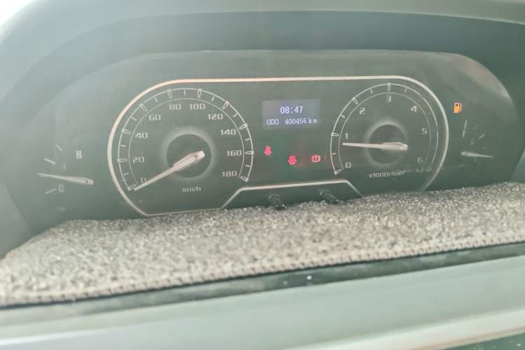Used SAIC MAXUS Xintu V80 2019 2.5T Classic Version 6-Speed Manual – Aoyuntong Modified Long Wheelbase Mid-Height 7-Seater Instrument Cluster