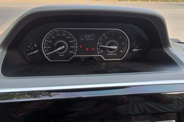Used SAIC MAXUS Xintu V80 2019 2.5T Classic Edition 6-Speed Manual – Aoyuntong Modified Version Short Wheelbase Mid-Height Roof 5/6 Seats Instrument Cluster