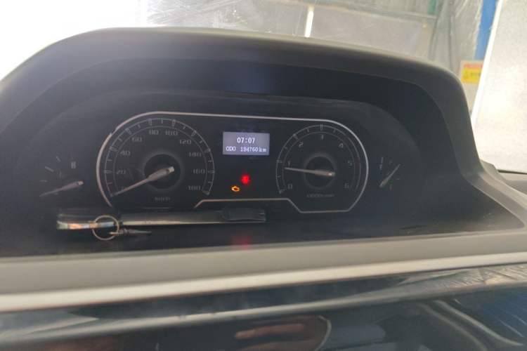 Used SAIC MAXUS Xintu V80 2019 2.5T Classic Model 6-Speed Manual Aotong Long Wheelbase Mid-Height 7-Seater Instrument Cluster