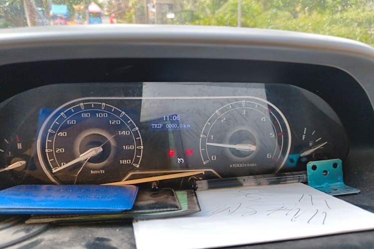 Used SAIC MAXUS Xintu V80 2019 2.5T Classic Edition 6-Speed Manual – Aoyuntong Modified Version Short Wheelbase Mid-Height Roof 5/6 Seats Instrument Cluster