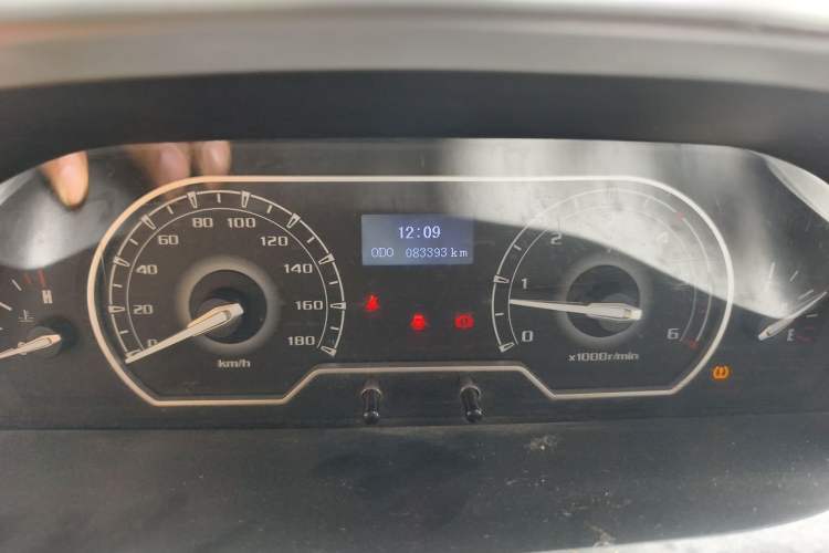 Used SAIC MAXUS Xintu V80 2019 2.5T Classic Edition 6-Speed Manual – Aoyuntong Modified Version Short Wheelbase Mid-Height Roof 5/6 Seats Instrument Cluster