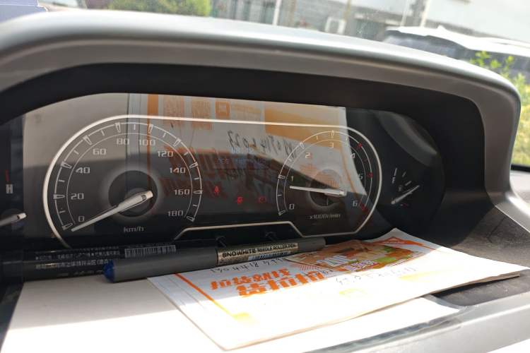 Used SAIC MAXUS Xintu V80 2019 2.5T Classic Version 6-Speed Manual – Aoyuntong Modified Long Wheelbase Mid-Height 7-Seater Instrument Cluster
