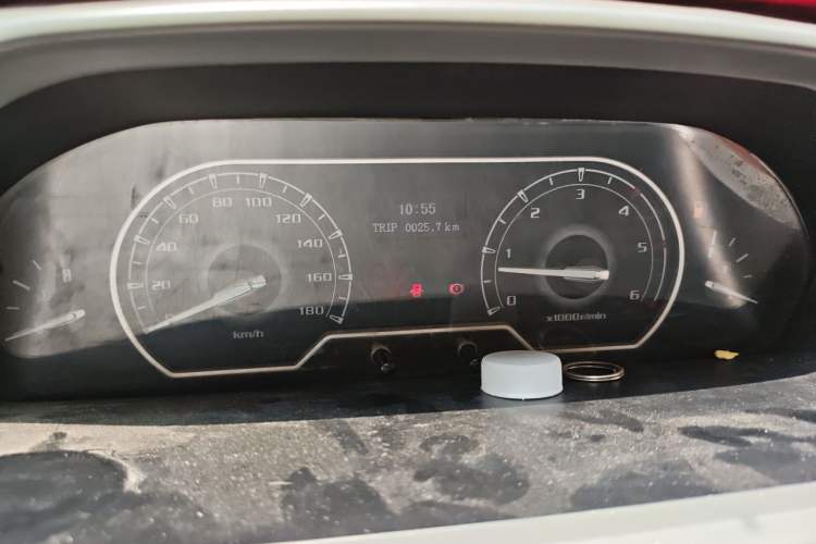 Used SAIC MAXUS Xintu V80 2019 2.5T Classic Model 6-Speed Manual Aotong Long Wheelbase Mid-Height 7-Seater Instrument Cluster