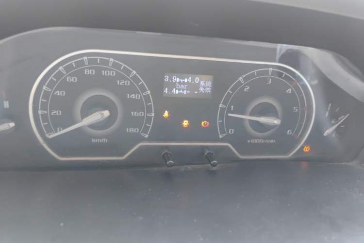 Used SAIC MAXUS Xintu V80 2019 2.5T Classic Version 6-Speed Manual – Aoyuntong Modified Long Wheelbase Mid-Height 7-Seater Instrument Cluster