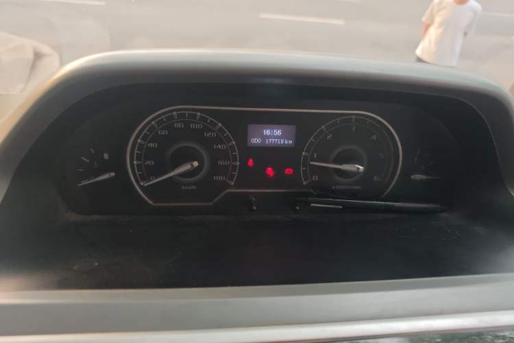 Used SAIC MAXUS Xintu V80 2019 2.5T Classic Edition 6-Speed Manual – Aoyuntong Modified Version Short Wheelbase Mid-Height Roof 5/6 Seats Instrument Cluster