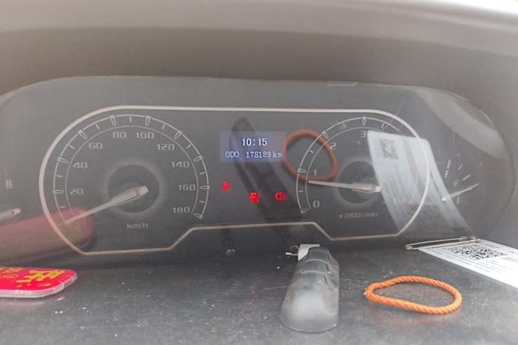 Used SAIC MAXUS Xintu V80 2019 2.5T Classic Version 6-Speed Manual – Aoyuntong Modified Long Wheelbase Mid-Height 7-Seater Instrument Cluster